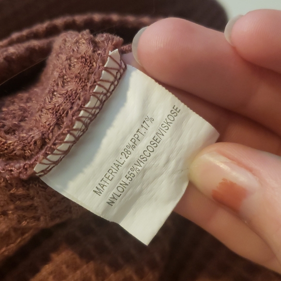 Tobrief v-neck sweater - Picture 3 of 3